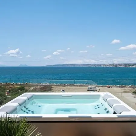 Luxury Front Line Ikkil Bay アパート エステポナ